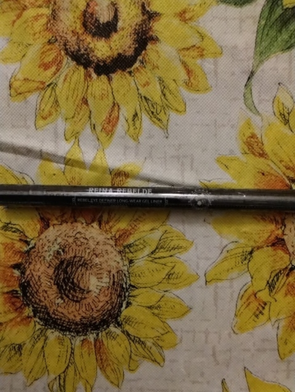 Eyeliner Pencil — Vibrant Eye Color